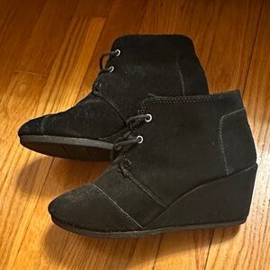 Toms Black Lace-Up Ankle Booties